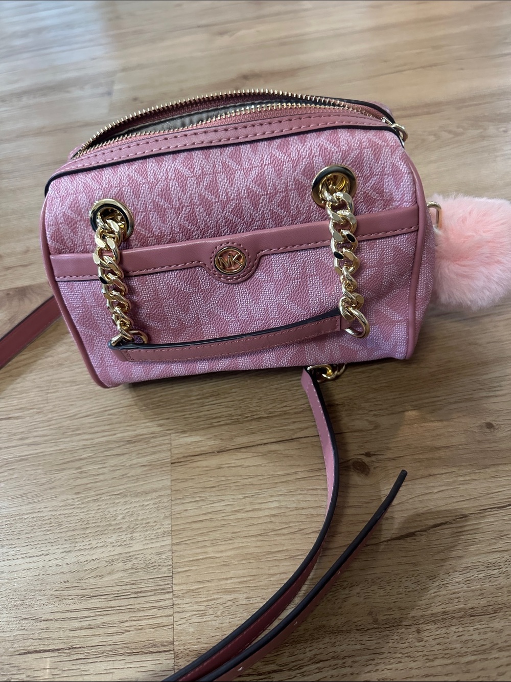Mihael Kors cross body